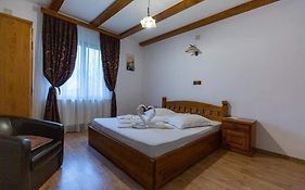 Conacul De Sub Munte