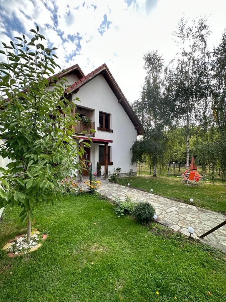 Conacul De Sub Munte Hotel Novaci Străini Exterior foto