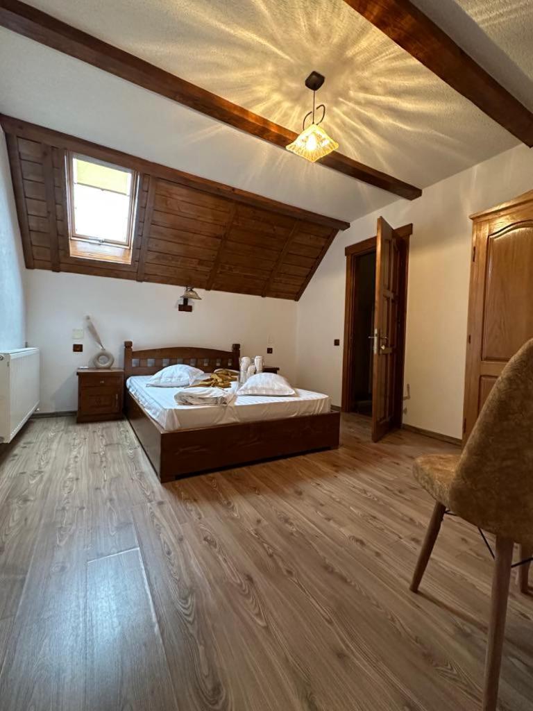 Conacul De Sub Munte Hotel Novaci Străini Exterior foto